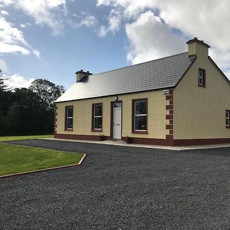 Joes Cottage Droíchead an Chláir Esterno foto