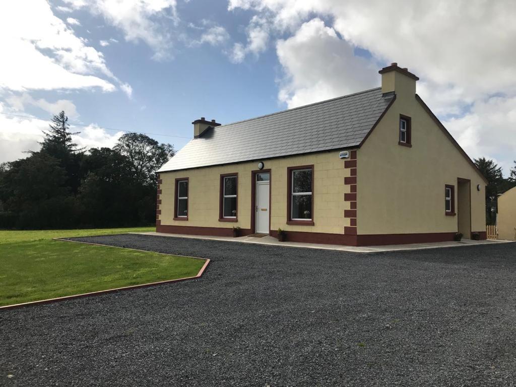 Joes Cottage Droíchead an Chláir Esterno foto
